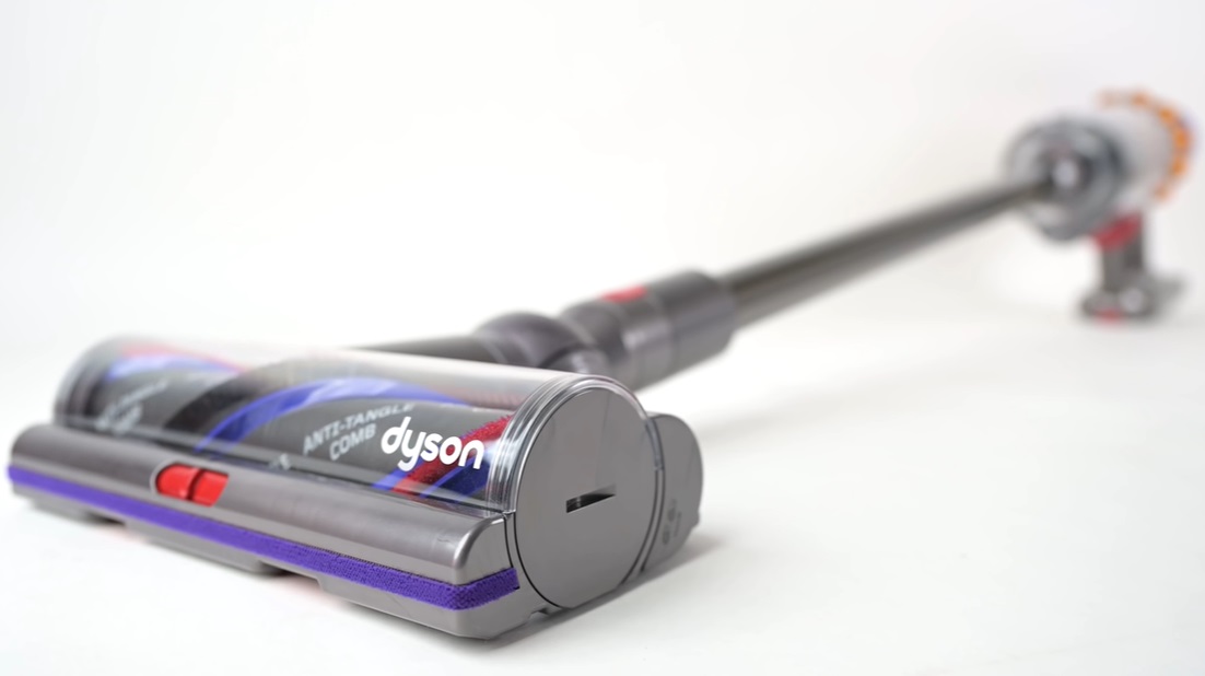 пылесос Dyson V15 Detect Absolute убирает быстро, тщательно и аккуратно